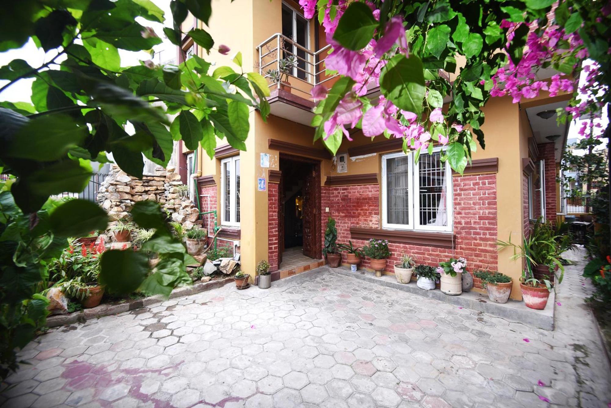 Mums Homestay & Studio Apartments Kathmandu Esterno foto