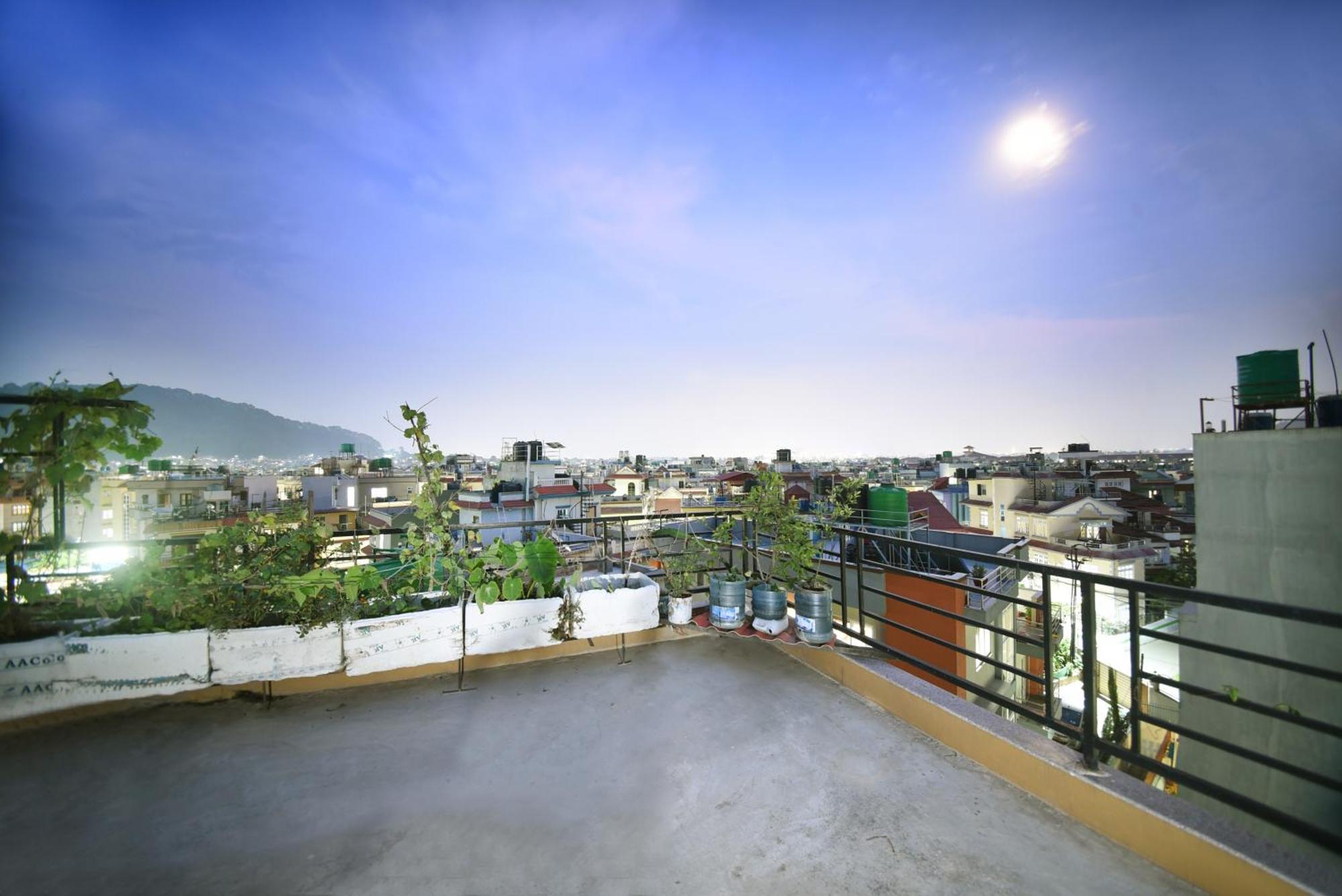 Mums Homestay & Studio Apartments Kathmandu Esterno foto