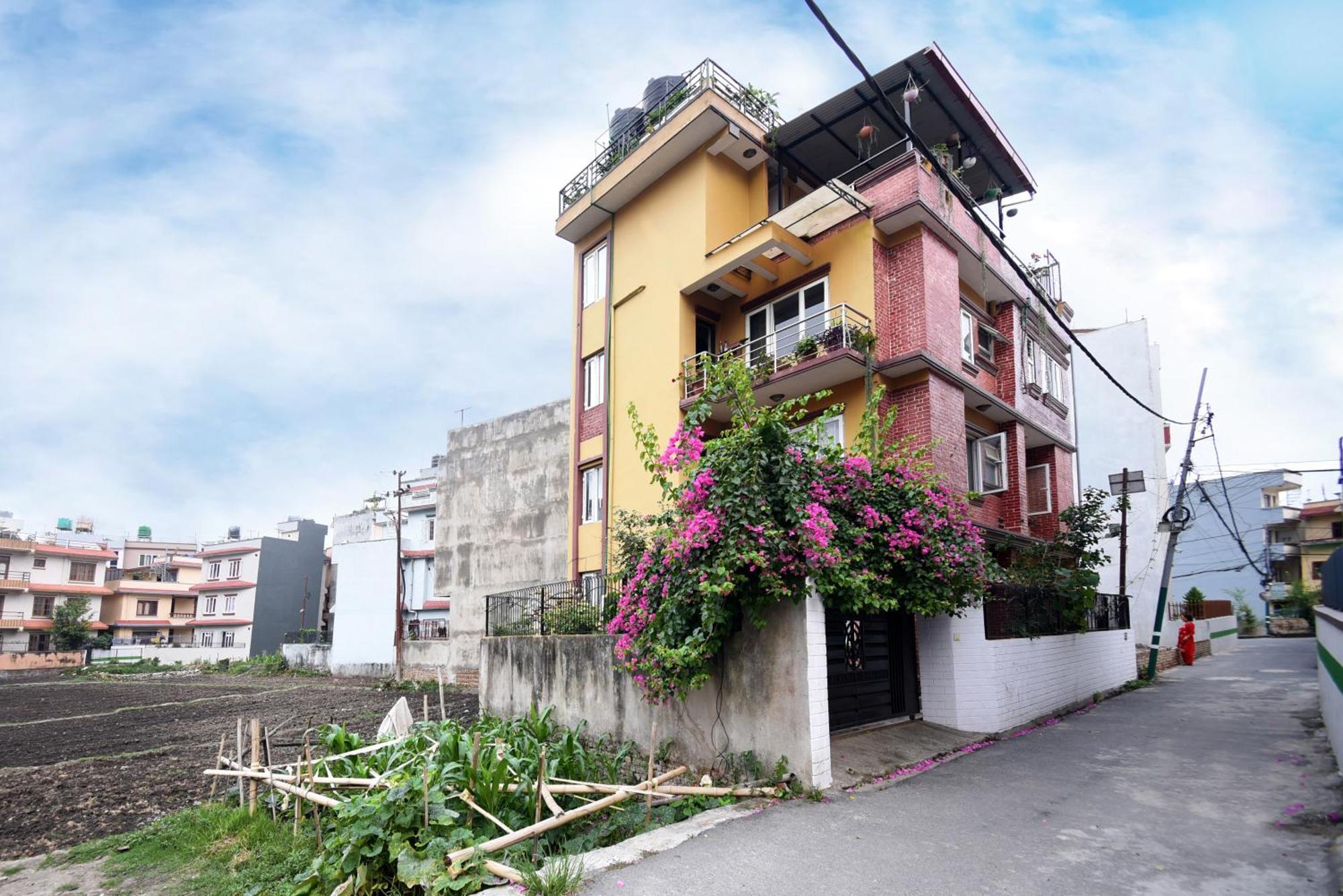 Mums Homestay & Studio Apartments Kathmandu Esterno foto